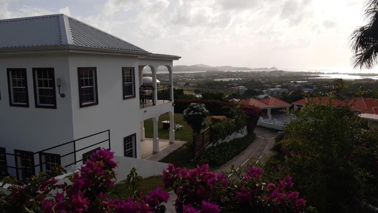 Holiday Home Belvedere Dickenson Bay المظهر الخارجي الصورة