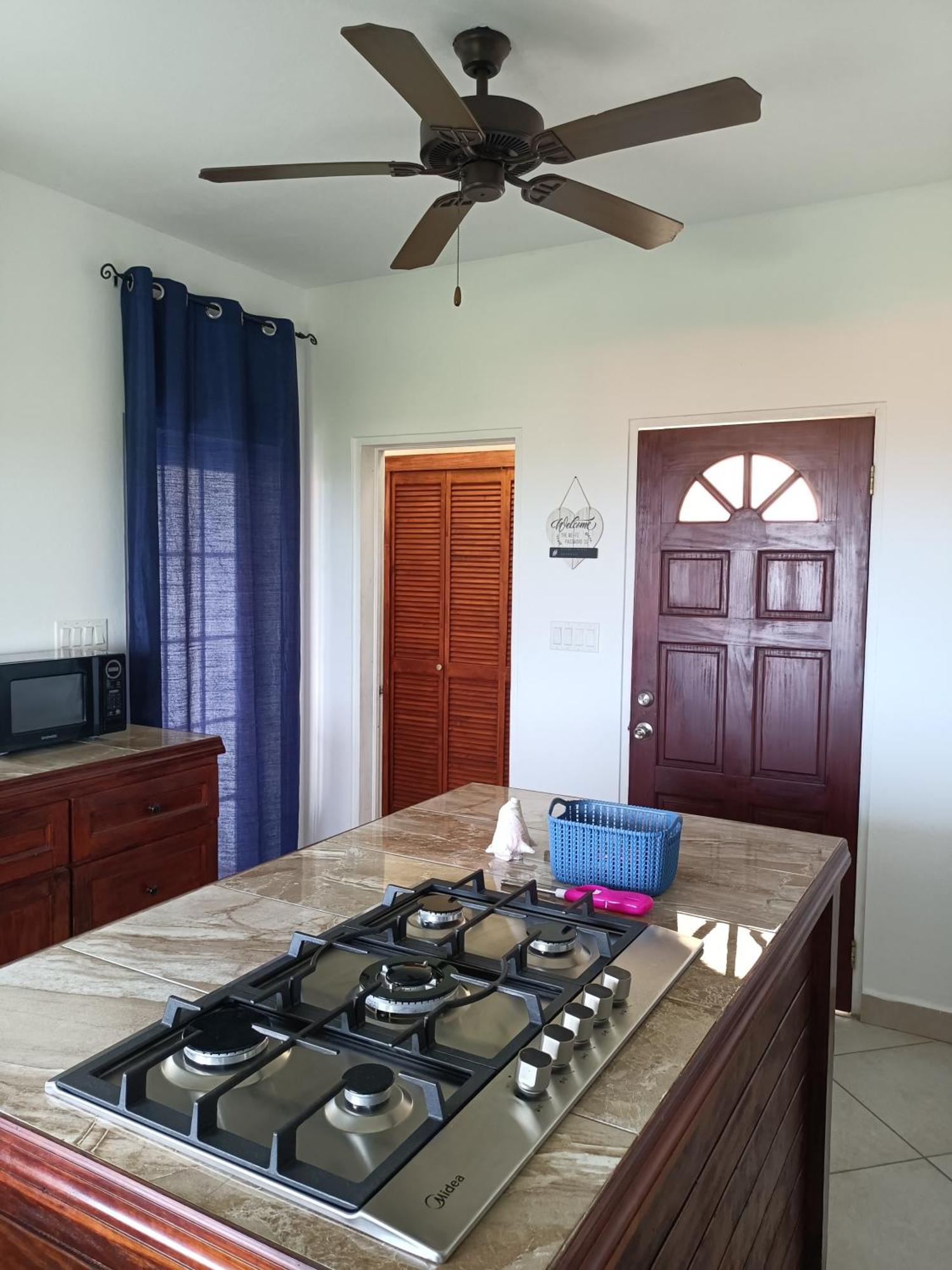 Holiday Home Belvedere Dickenson Bay الغرفة الصورة